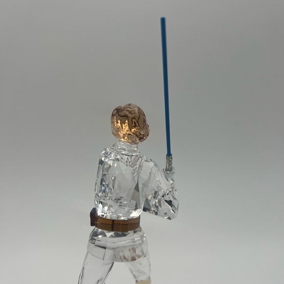 Swarovski 5506806 Luke Skywalker Figurine | Star Wars Disney Crystal Collectible - Picture 5 of 15